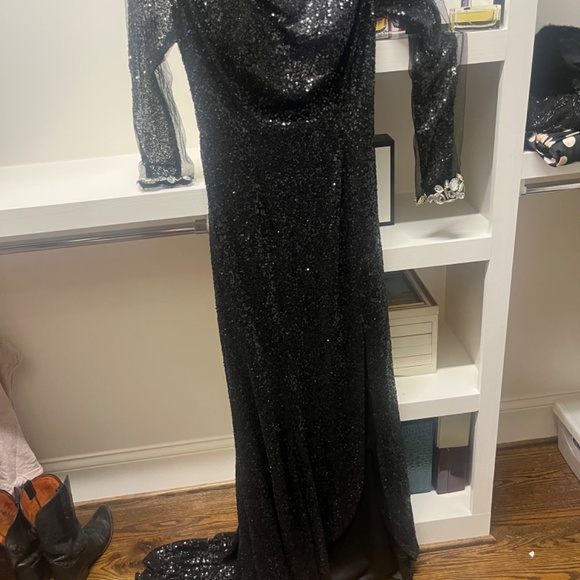 Gown - Picture 8 of 8